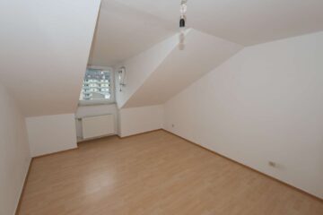 Hübsche 2 Zimmer Wohnung in beliebter Stadtlage, 56068 Koblenz, Dachgeschosswohnung