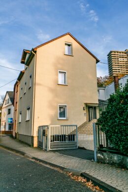 Umfangreich saniertes Stadthaus in zentraler Lage!, 56179 Vallendar, Reihenendhaus