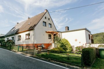 Einfamilienhaus mit viel Potential in ruhiger Lage!, 56271 Isenburg, Doppelhaushälfte